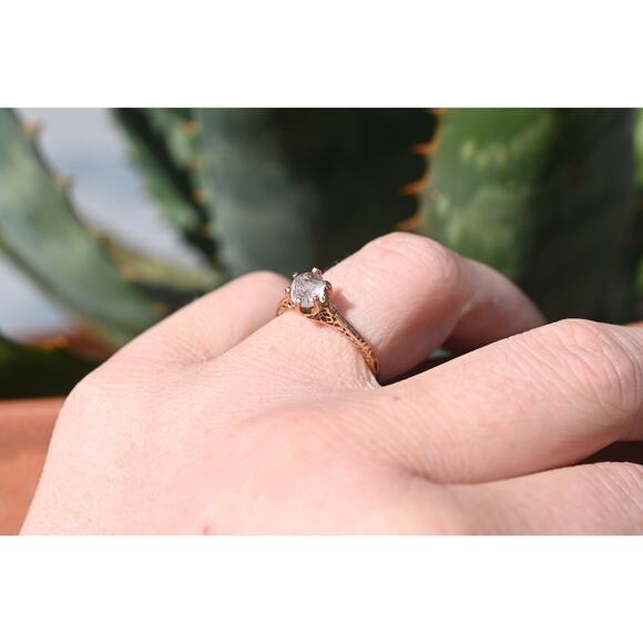 Dainty filigree ring with clear quartz gemstone size 3 4 5 6 7 8 9 10 11 12 13 - Picture 2 of 3